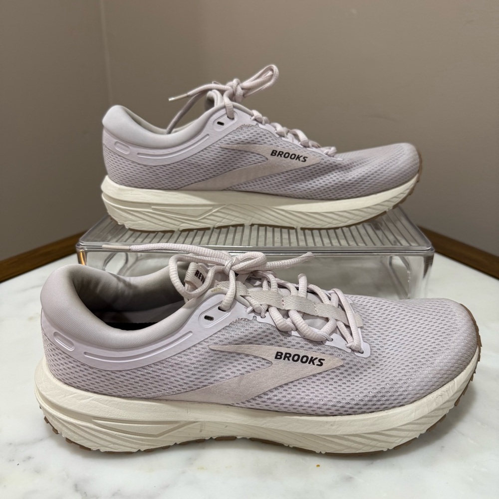 Brooks Revel 7 women’s neutral running shoes light pink